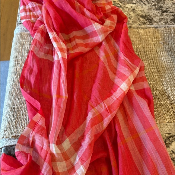 AUTHENTIC BURBERRY Burberry giant check scarf in gauze. 
Wool/silk. - Picture 3 of 5